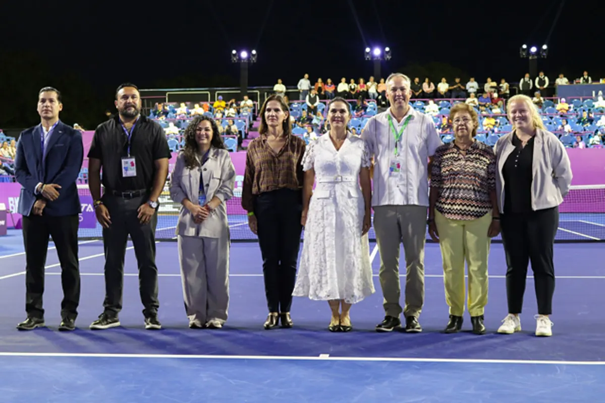 Gradas y cancha del Abierto Tampico